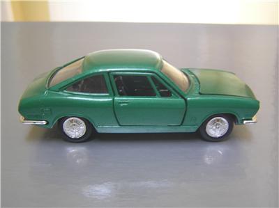Diapet Yonezawa Toys #08-0143 Isuzu 117 Coupe metalic green