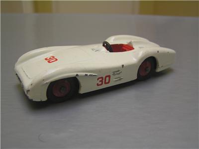 Dinky Toys 237 Mercedes Benz Racing Car made in England 1/43 scale