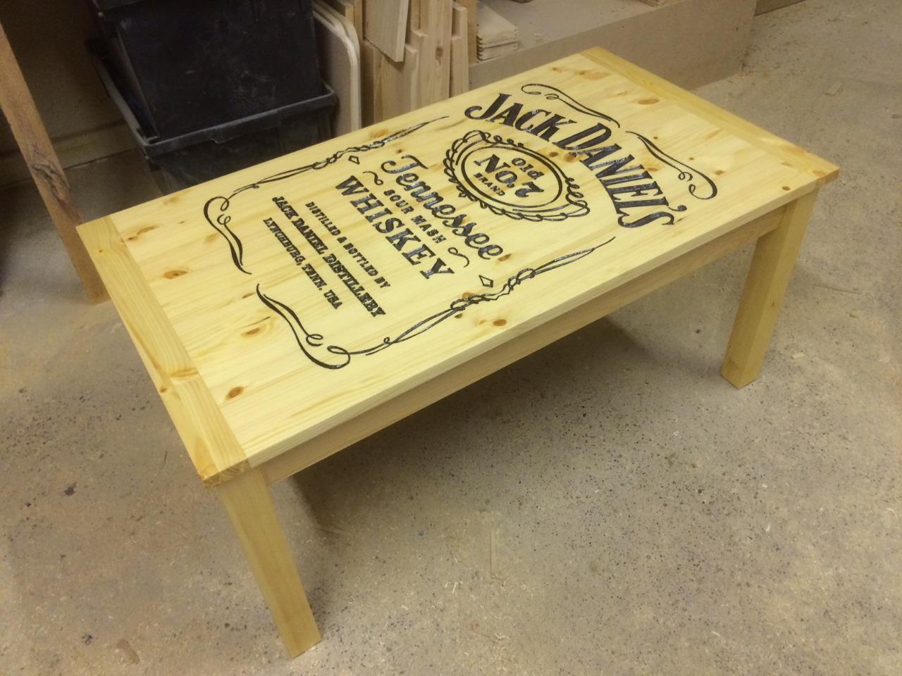 BESPOKE CARVED JACK DANIELS COFFEE TABLE MAN CAVE LADY CAVE GAMES ROOM
