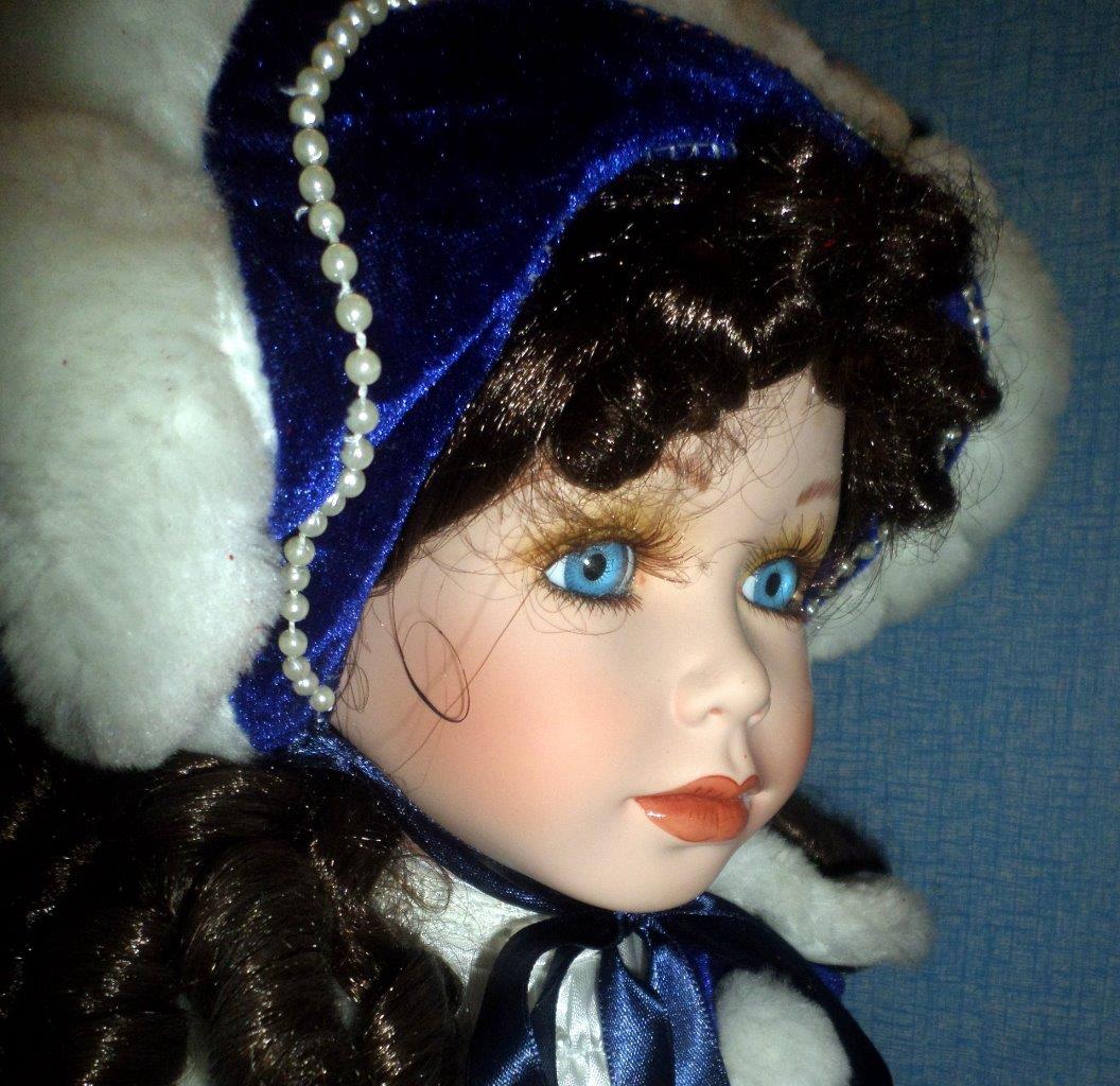 soft expressions holiday classics porcelain doll