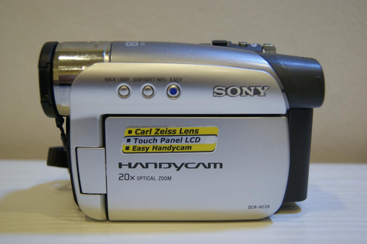 SONY HANDYCAM DCRHC24E CAMCORDER MINI DV DIGITAL VIDEO CAMERA