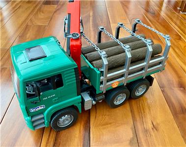 Bruder 燃料タンクトラック 約1/16スケール Mack Granite Bruder® Petrol Tanker Toy Truck - Mack Trucks