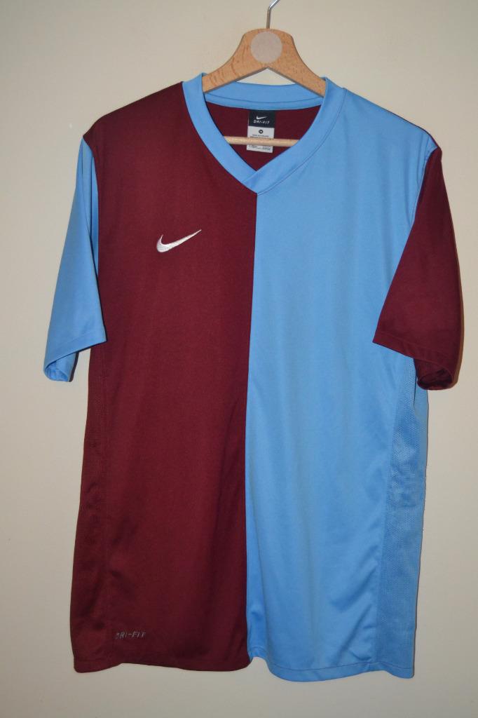blue nike top