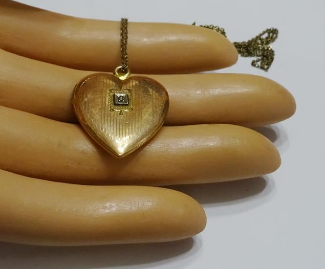 Vintage / Antique Heart Locket Pendant Necklace 12k Gold
