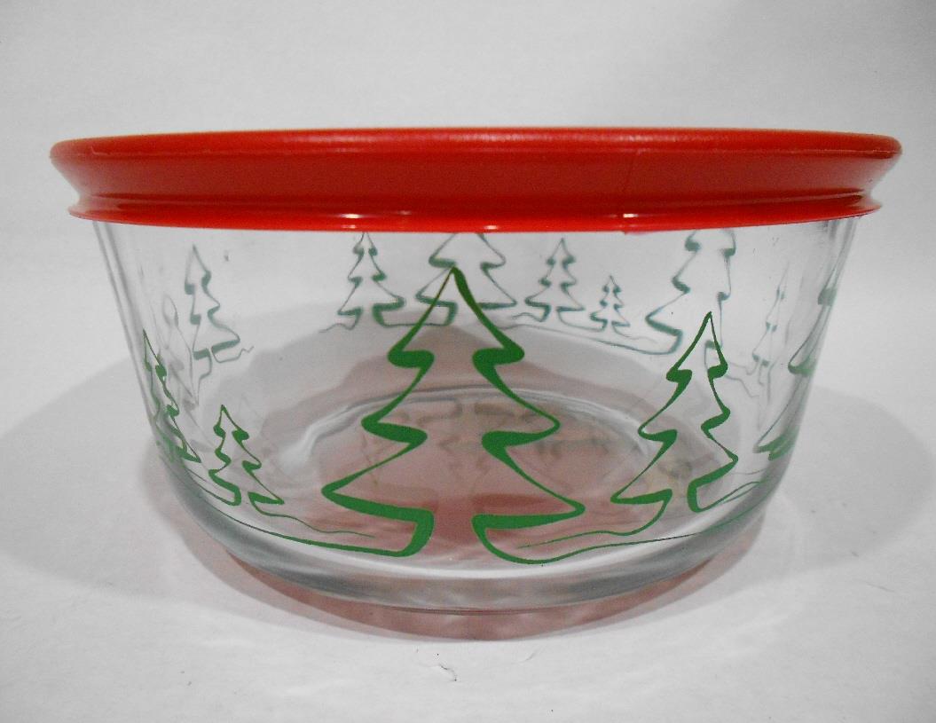 ❤️ New PYREX 4-Cup CHRISTMAS TREE Storage Dish Winter Holiday *CHOICE OF PATTERN - Picture 8 of 10