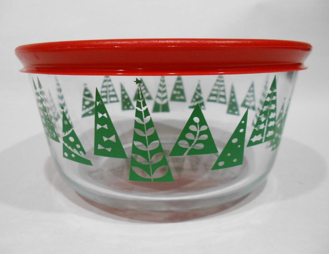 ❤️ New PYREX 4-Cup CHRISTMAS TREE Storage Dish Winter Holiday *CHOICE OF PATTERN - Picture 9 of 10
