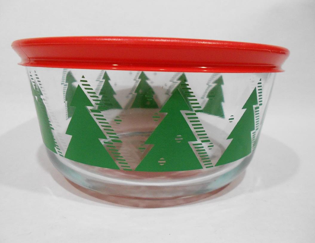 ❤️ New PYREX 4-Cup CHRISTMAS TREE Storage Dish Winter Holiday *CHOICE OF PATTERN - Picture 10 of 10