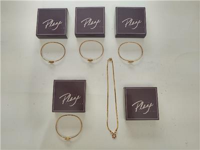 Lot of Vintage Avon The Plaza Collection Bracelets Necklace New