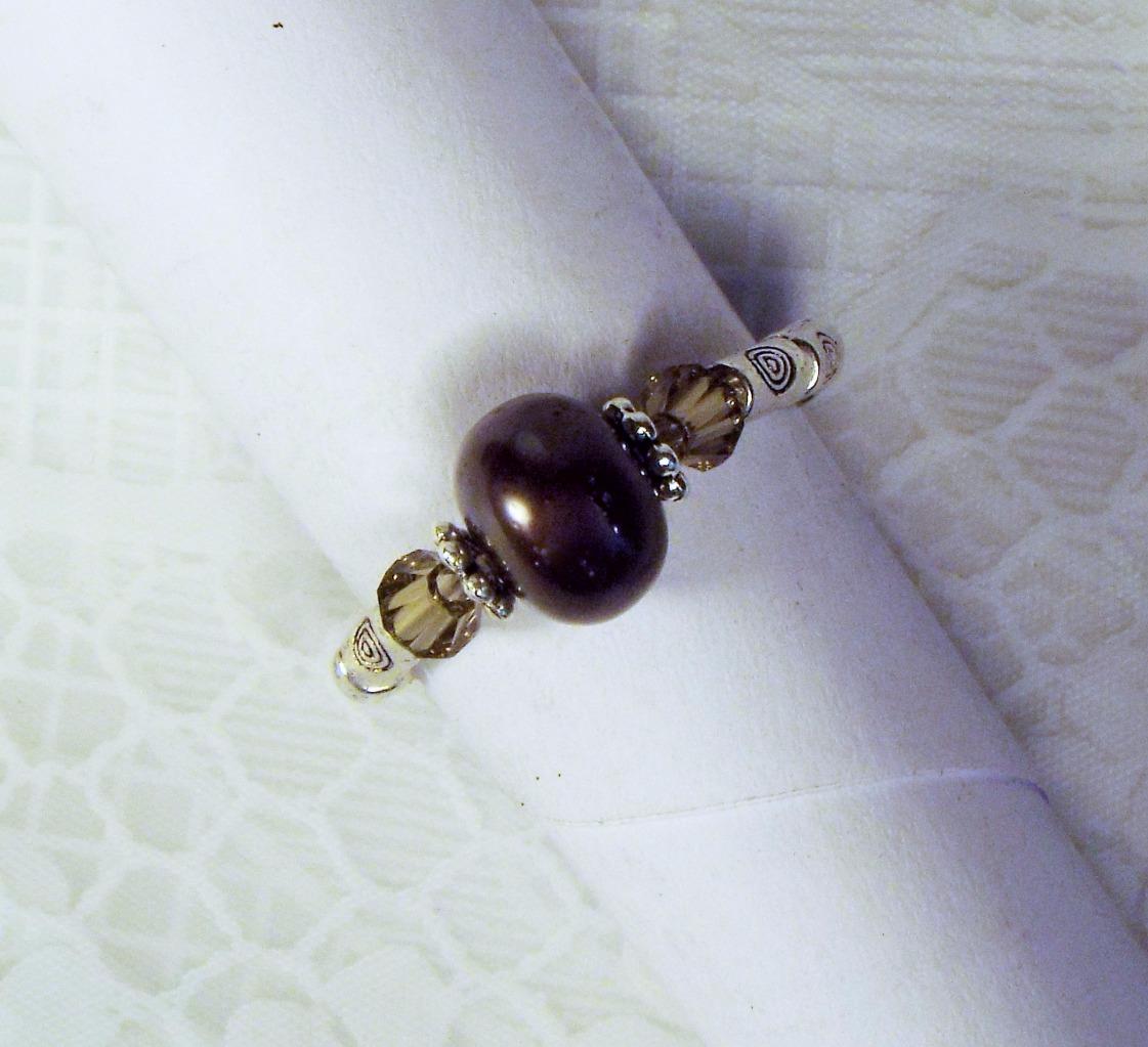 ANILLOS ELÁSTICOS DE PERLAS DE AGUA DULCE CYNTHIA LYNN ""GEMAS DE RÍO"" PLATA ESTERLINA 15 CLRS - Imagen 5 de 16
