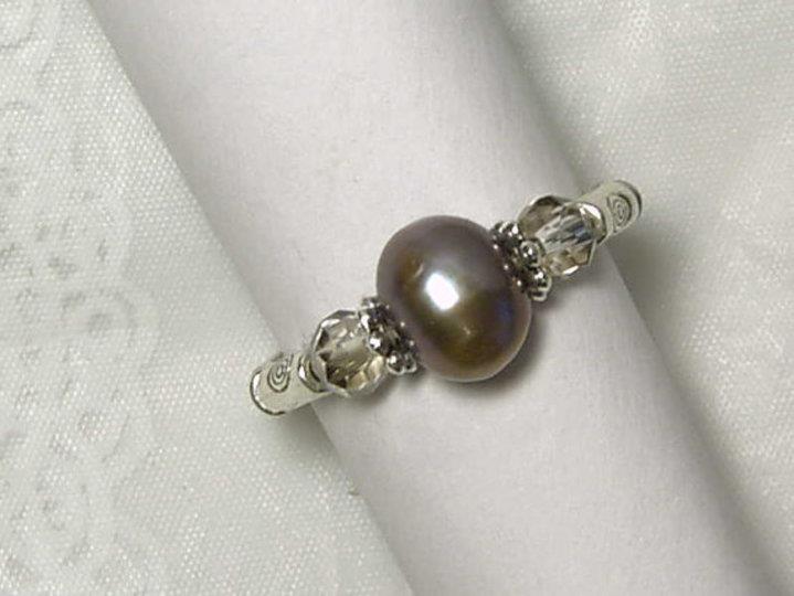 ANILLOS ELÁSTICOS DE PERLAS DE AGUA DULCE CYNTHIA LYNN ""GEMAS DE RÍO"" PLATA ESTERLINA 15 CLRS - Imagen 4 de 16