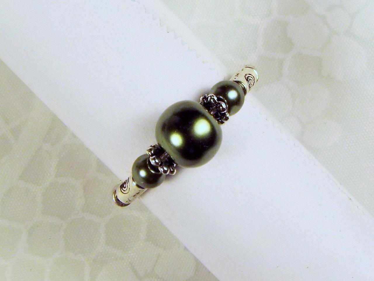 CYNTHIA LYNN "TRILLIZOS" VIDRIO SIMULADO IMITACIÓN PERLA PLATA ANILLOS ELÁSTICOS 28 CLRS! - Imagen 19 de 29