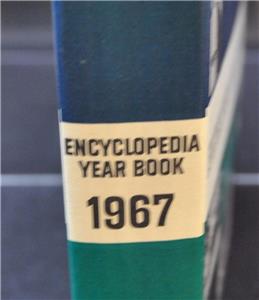 Vintage Encyclopedia Year Book Grolier (1967, Hardcover) Book GY6