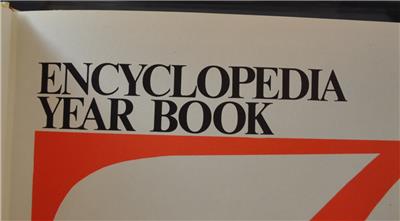 Vintage Encyclopedia Year Book Grolier (1967, Hardcover) Book GY6