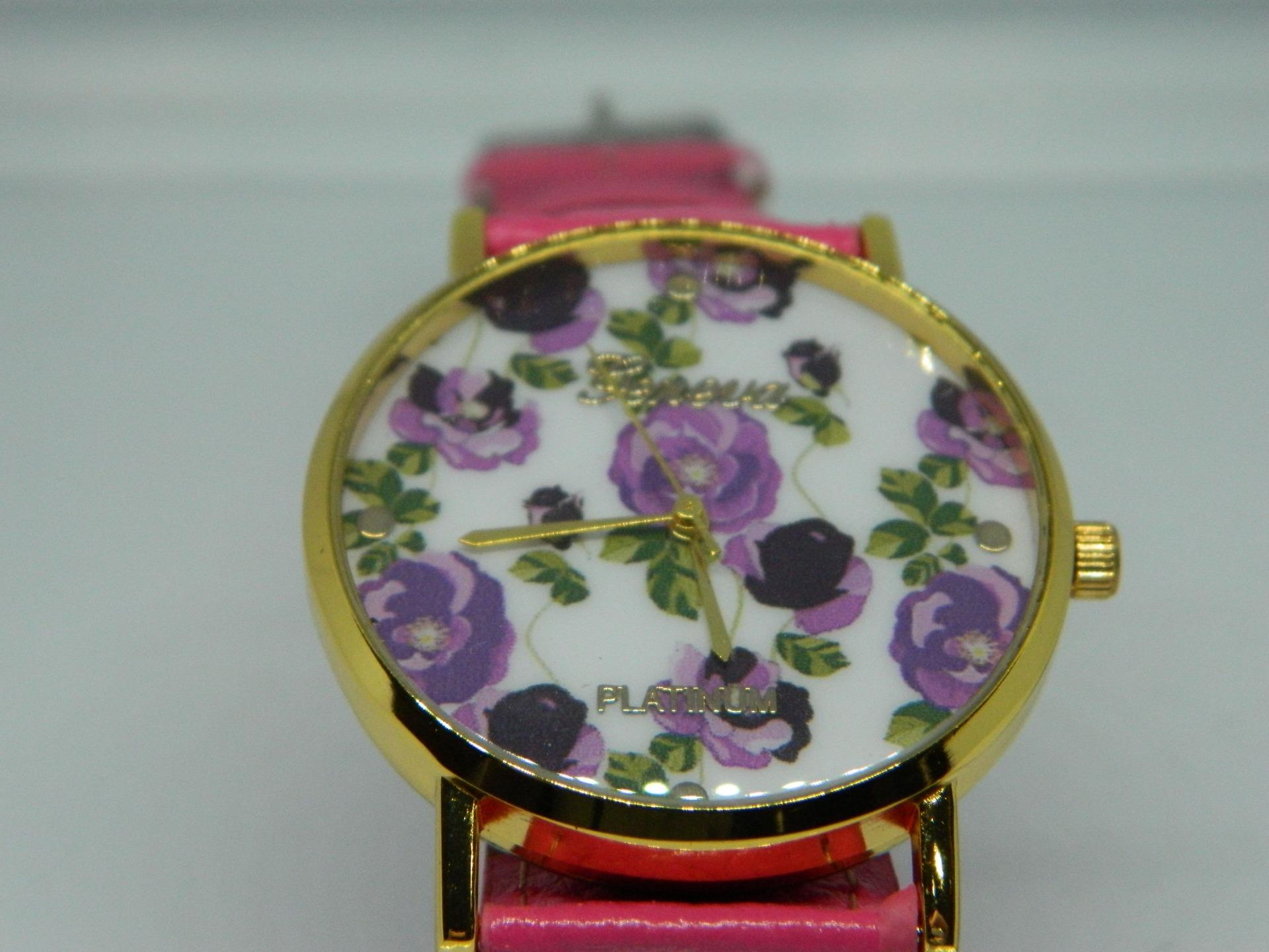 Women's Gold Plated Round Flower design dial Geneva strap Watches ,Various Dials - Picture 9 of 9