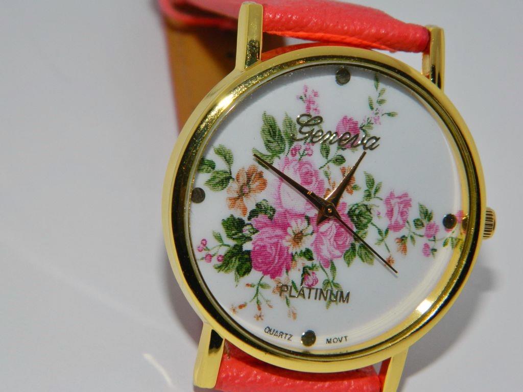 Women's Gold Plated Round Flower design dial Geneva strap Watches ,Various Dials - Picture 7 of 9
