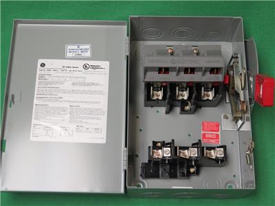 GE 100 AMP 240 VOLT 2 POLE 3W FUSIBLE HEAVY DUTY DISCONNECT SWITCH TH3223R 3R