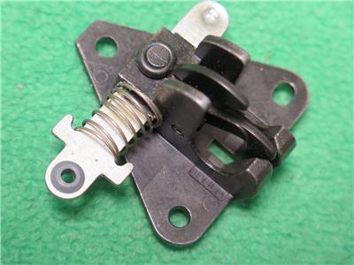 25803534 Gm Dash Compartment Glove Box Door Lock Latch