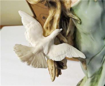 GIUSEPPE ARMANI LIMITED EDITION AURORA STATUE WITH DOVES