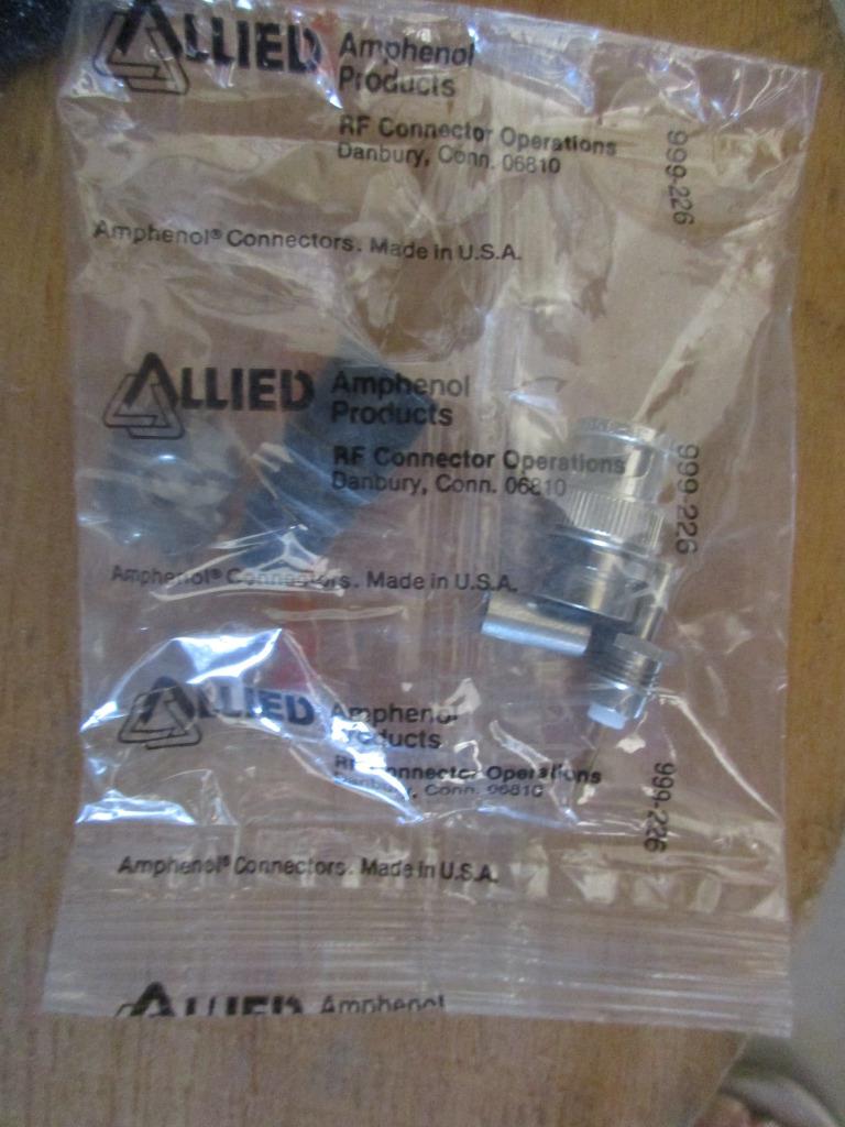 1x Amphenol Connector 31-350 or 31-351 BNC Orig Crimp Male Plug 50Ω RG58,141 NIP