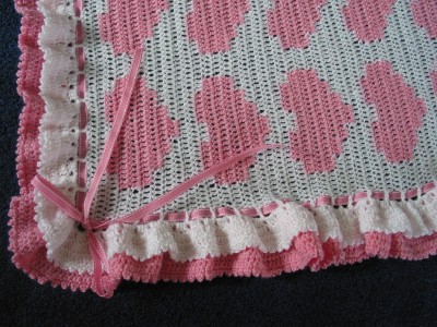 PINK HEARTS CROCHETED BABY BLANKET AFGHAN w/ RUFFLES, RIBBONS & BOWS