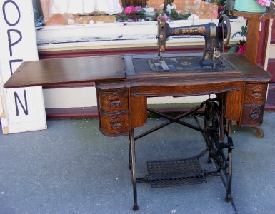 Antique Early 1900s WHITE Brand Treadle Sewing Machine & Cabinet LOTS ...