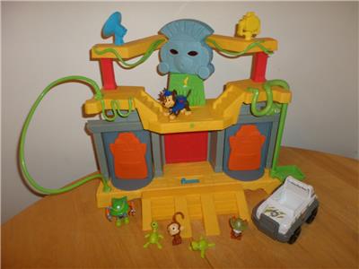 paw patrol tracker playset