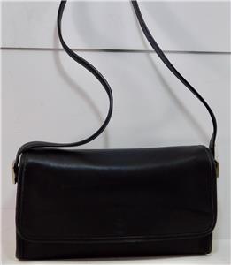Vintage COACH Black Leather Medium Flap Short Shoulder