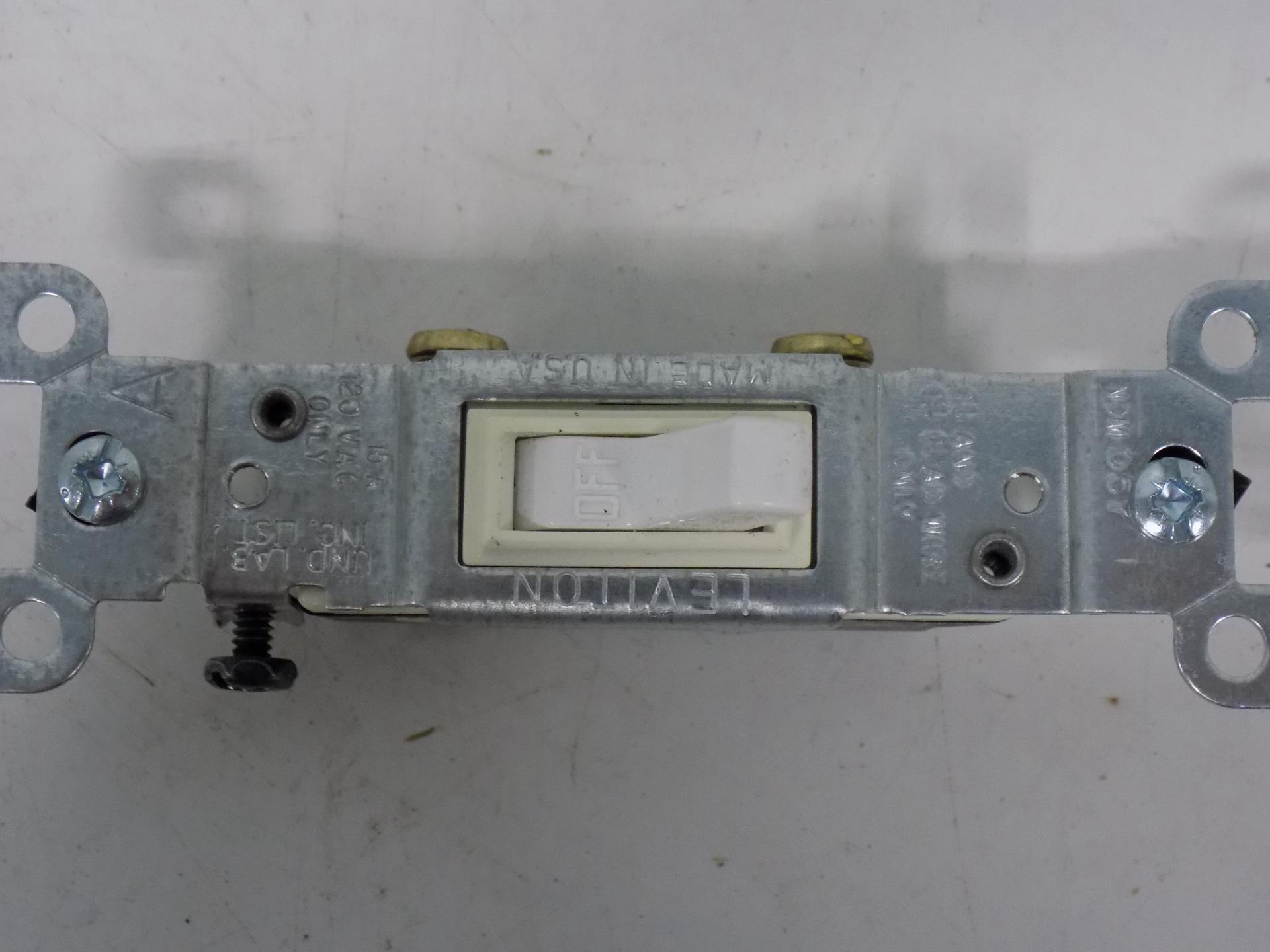 LEVITON QTY 8 15AMP IVORY SWITCH NOM 057 NIB eBay