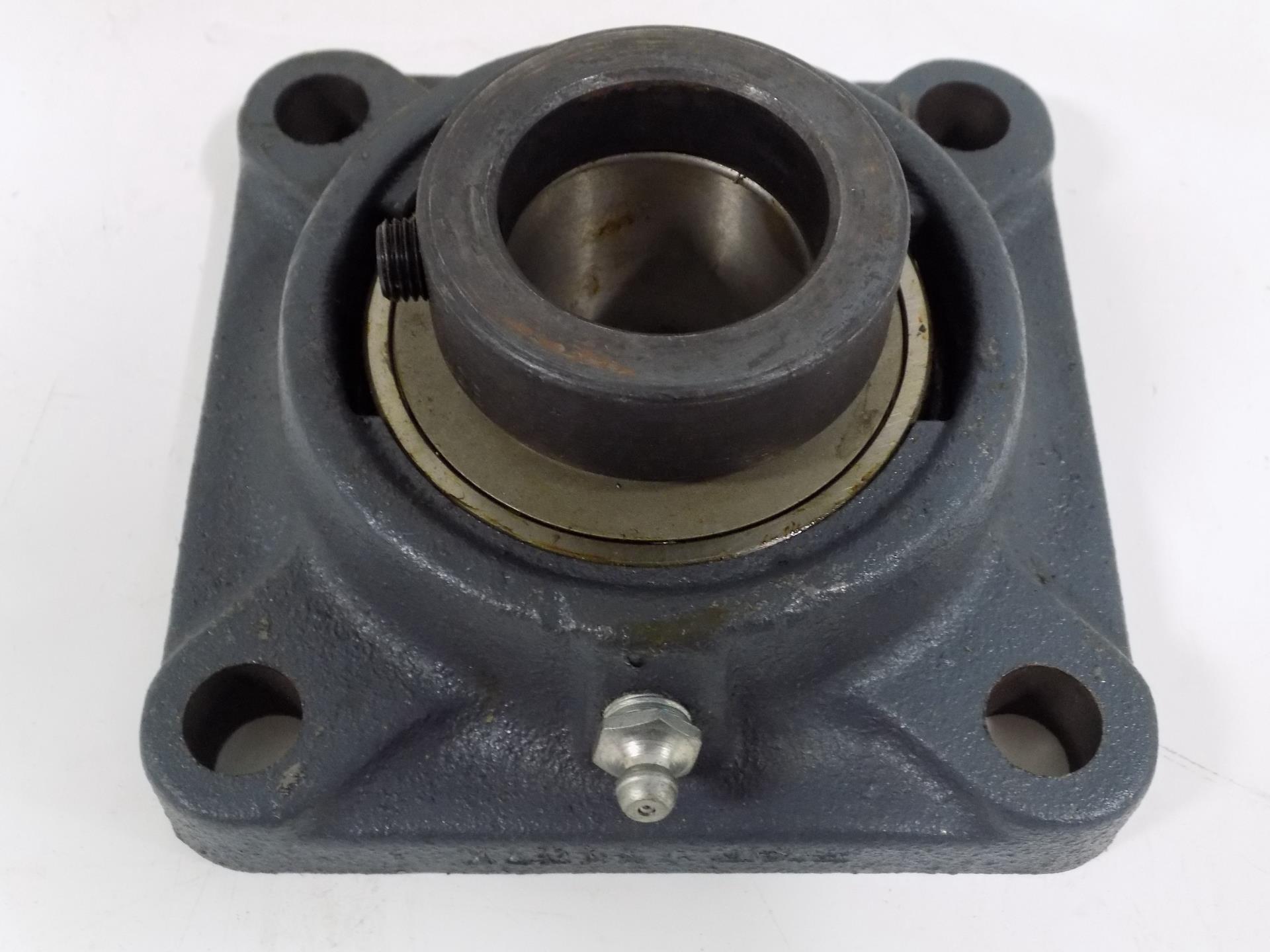 SKF 4 BOLT UNIT FLANGE MOUNTING BEARING FY 107X NIB eBay