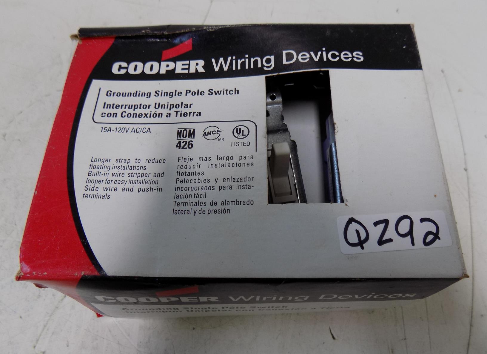 COOPER WHITE 15A120V GROUNDING SINGLE POLE SWITCH 13017W