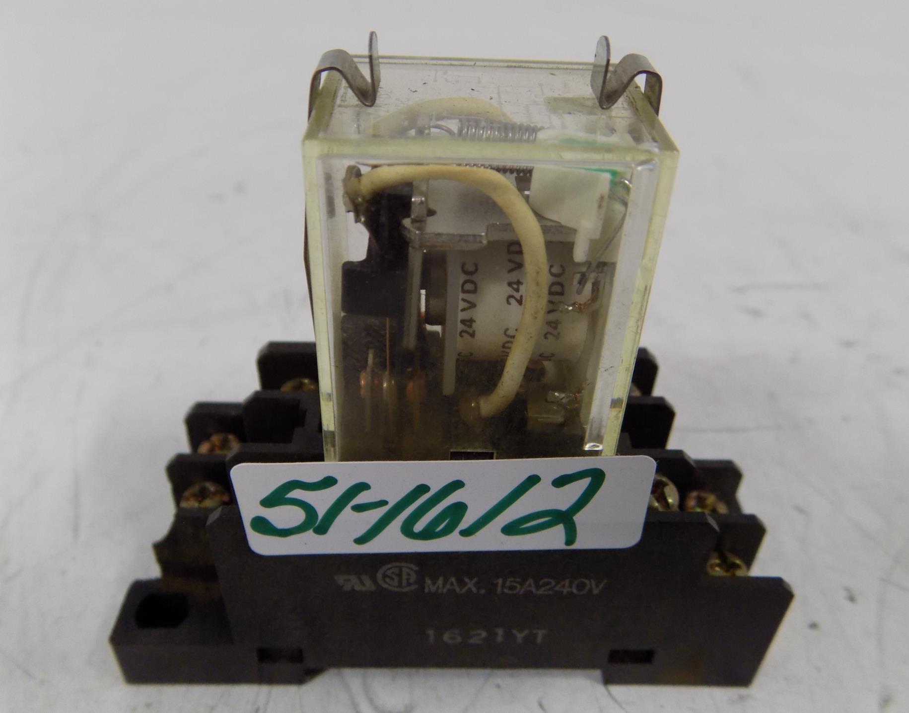 OMRON 24VDC RELAY LY2ND2 W/15AMP BASE 1621YT eBay