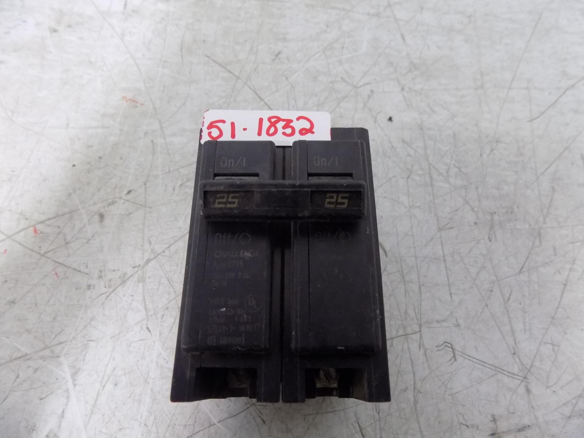 Challenger C225 2 Pole 25 Amp Plug In Circuit Breaker NEW