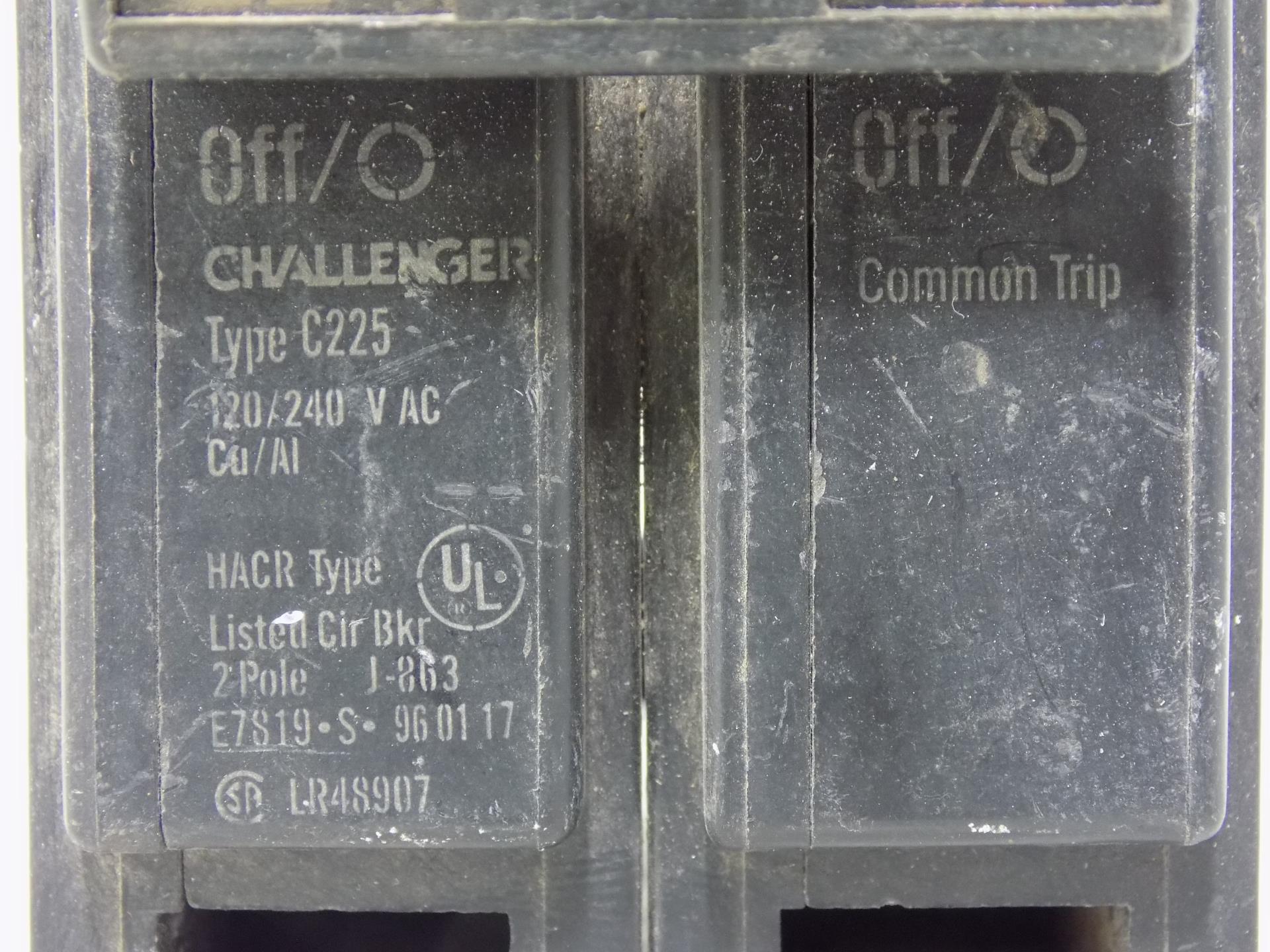 Challenger C225 2 Pole 25 Amp Plug In Circuit Breaker NEW