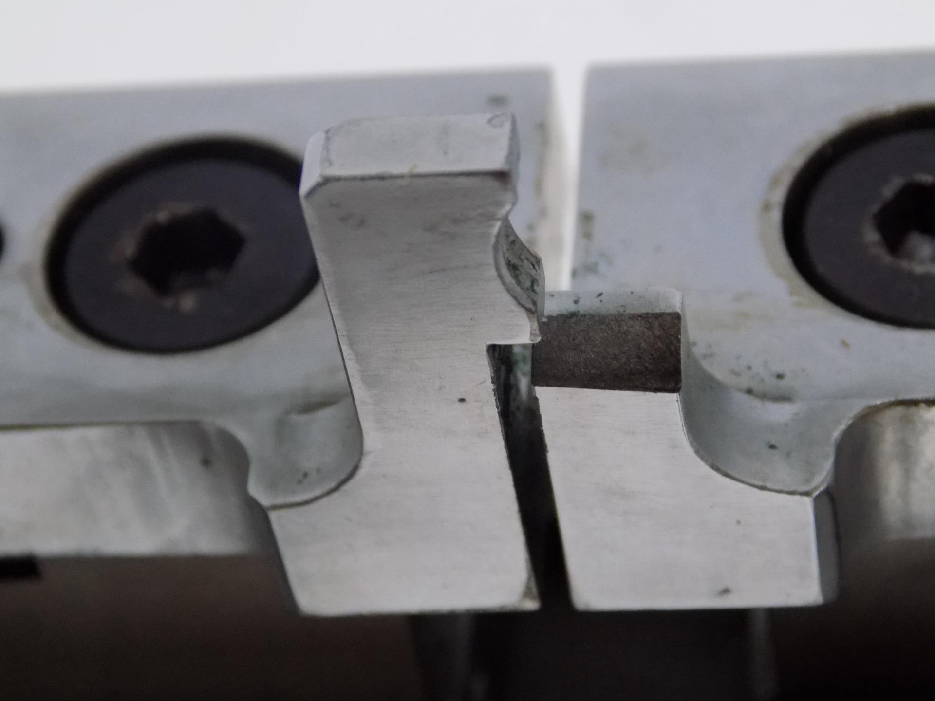 SMC GRIPPER FINGER CYLINDER MHZ240D3 eBay