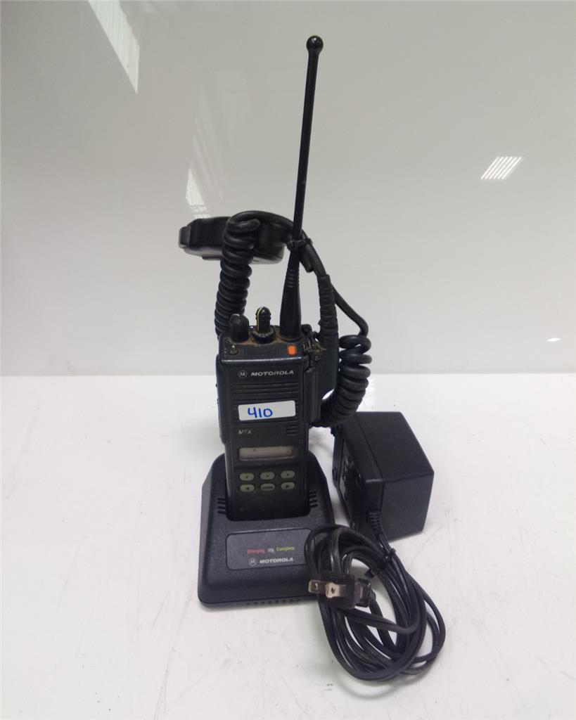 MOTOROLA MTX PORTABLE RADIO W/CHARGER H01UCF6DB5AN *WKS* eBay