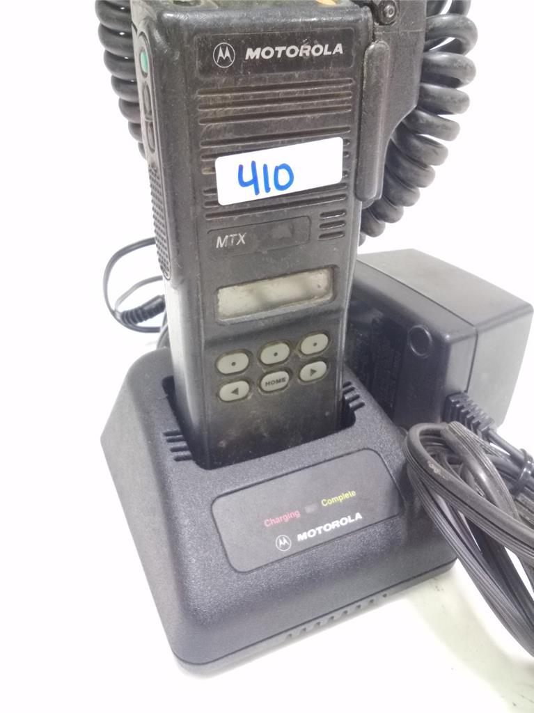MOTOROLA MTX PORTABLE RADIO W/CHARGER H01UCF6DB5AN *WKS* eBay