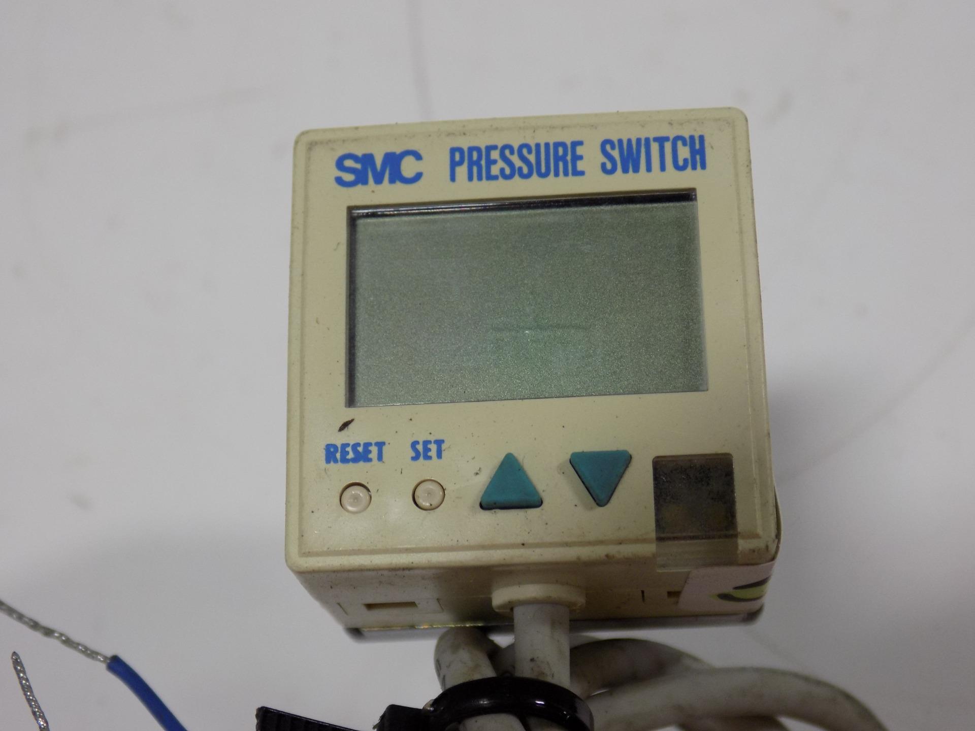 SMC DIGITAL PRESSURE SWITCH ISE4T165 eBay