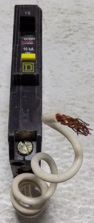 Square D Breaker With Yellow Test Button SQUARE D CIRCUIT BREAKER 15AMP WITH TEST BUTTON | eBay