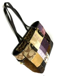 NICE COACH HOLIDAY PATCHWORK PATENT TRIM LG GALLERY BOOK TOTE