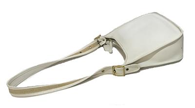vintage coach old ✨ ivory White bag Vintage Coach Ivory White Leather Signature Embossed Tag
