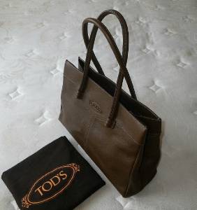 セール★関税込み★Tod's Mocassino Bag Medium Tod's Mocassino Tote Handbag in Tan Pebble Leather Neutral