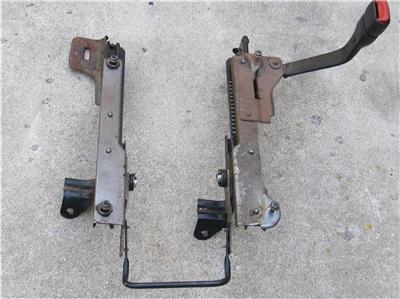 97-01 JEEP CHEROKEE XJ - MANUAL SEAT TRACK BRACKET- PASSENGER/FRONT ...