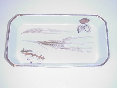 Did anyone on here get a set of dishes with a wheat pattern fr
om a