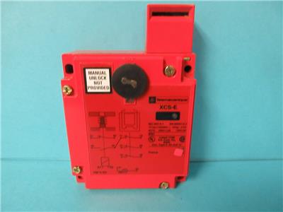 NEW TELEMECANIQUE MODEL XCSE8533Z1 SAFETY INTERLOCK LIMIT SWITCH
