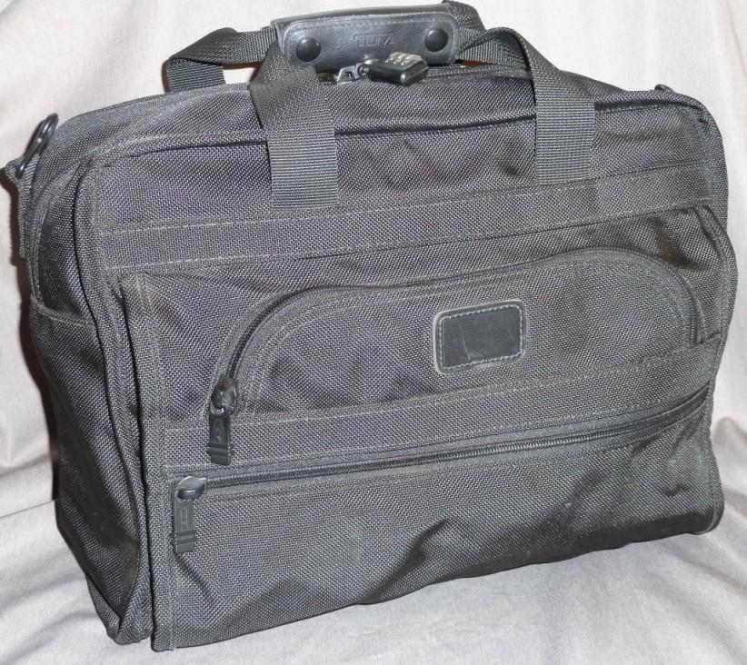 TUMI 223D3 Alpha Travel Tote Bag/Gym Bag/Duffle - Black Ballistic Nylon ...