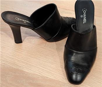 靴 CHANEL CC Print Mule Heels 2000s CHANEL Vintage 02P CC Logo Sandals Heels Mules #36-36.5