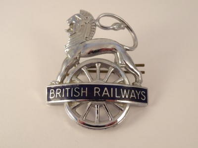 VINTAGE BRITISH RAILWAYS LION OVER WHEEL ENAMEL CAP BADGE EASTERN ...