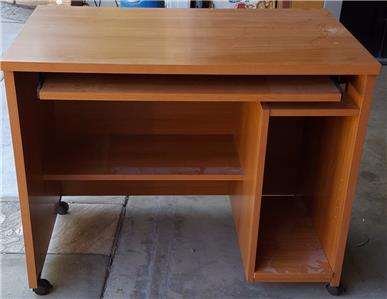 Great Gently Compressed Wood Veneer Computer Desk Gd Condition