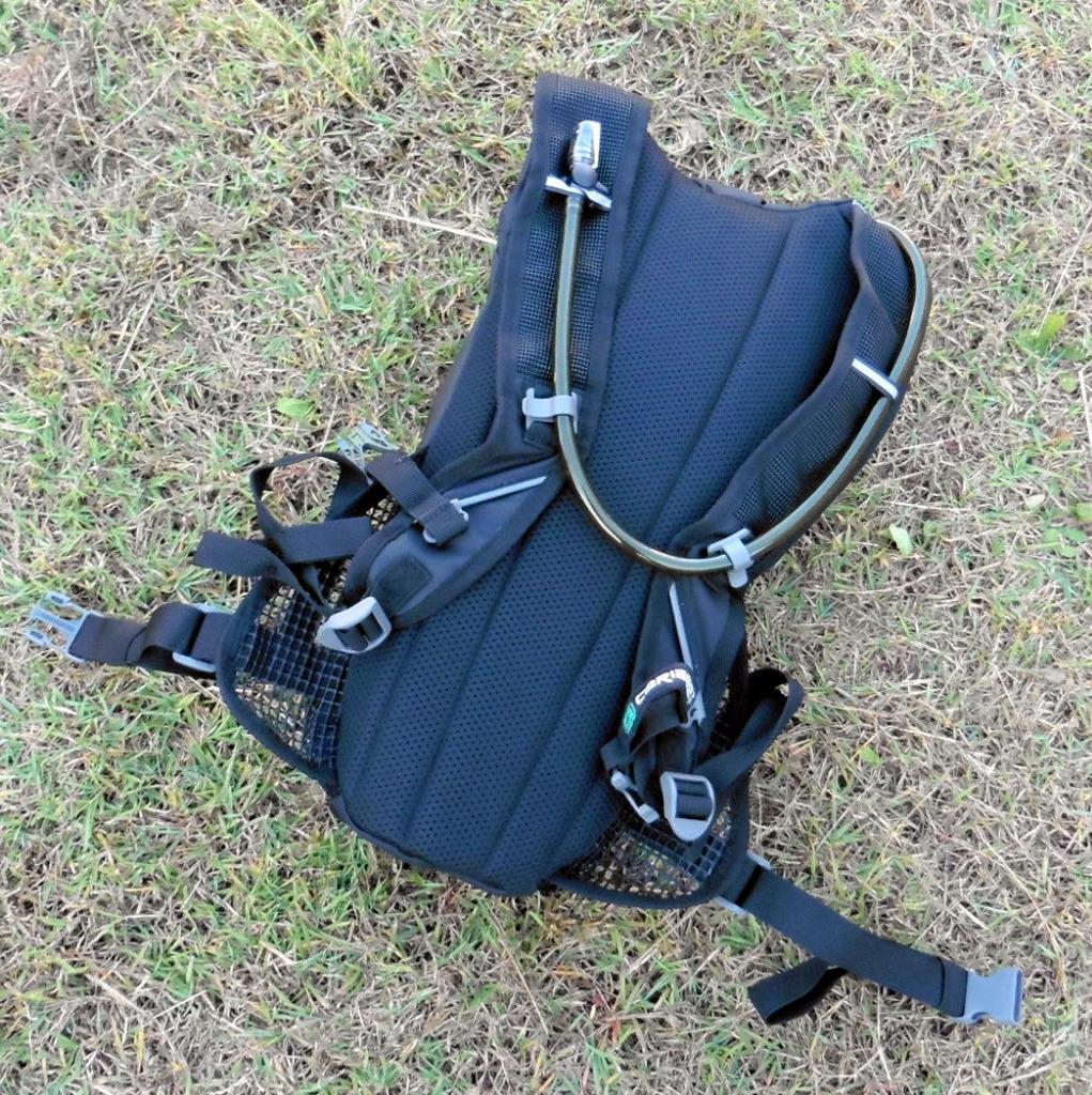 NEW Caribee Skycrane 2L Hydration Pack 6327 Daypack Backpack