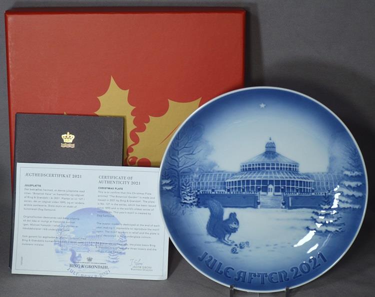Bing And Grondle Christmas Plate 2021
